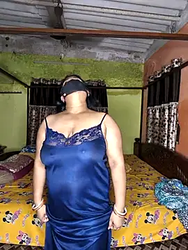 Smile-quien online show from 10/23/25, 03:28