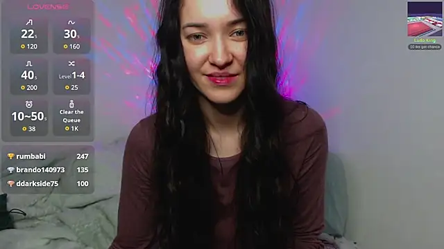 Snapshot of Veliora chatting on 09/26/25, 10:14 Veliora online show from 09/26/25, 10:14