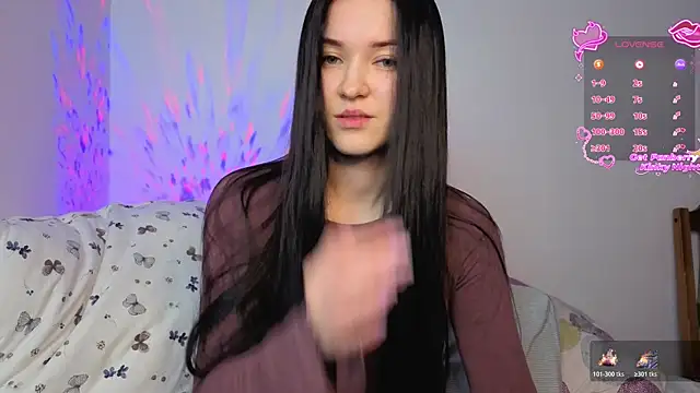 Snapshot of Veliora chatting on 12/15/25, 05:39 Veliora online show from 12/15/25, 05:39