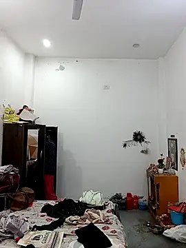 Snapshot of Rakhi_sawant143 chatting on 11/08/25, 03:29 Rakhi sawant143 online show from 11/08/25, 03:29