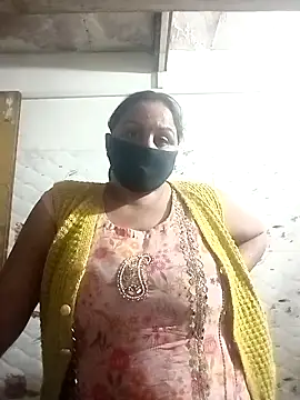 Snapshot of Rakhi_sawant143 chatting on 11/17/25, 04:35 Rakhi sawant143 online show from 11/17/25, 04:35