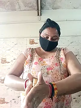 Snapshot of Rakhi_sawant143 chatting on 12/04/25, 06:55 Rakhi sawant143 online show from 12/04/25, 06:55