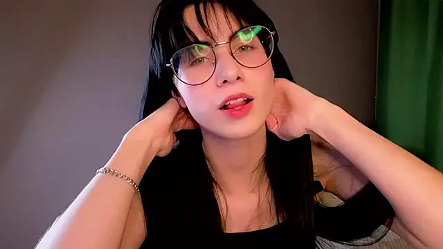 Snapshot of ArlineJanik chatting on 09/24/25, 12:08 ArlineJanik online show from 09/24/25, 12:08
