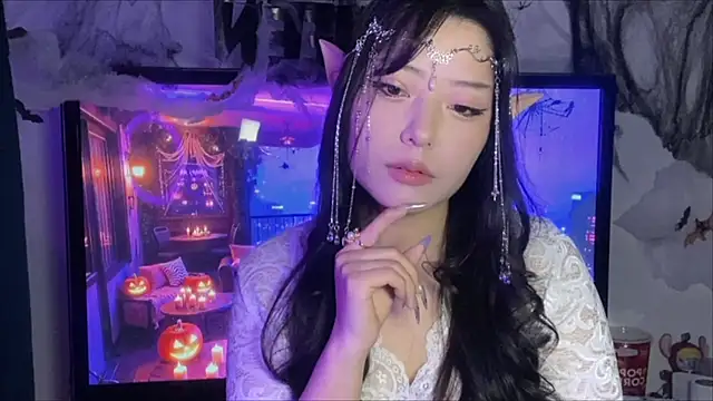 Snapshot of WonderMira chatting on 10/27/25, 01:26 WonderMira online show from 10/27/25, 01:26