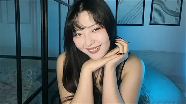 Snapshot of WonderMira chatting on 11/30/25, 12:09 WonderMira online show from 11/30/25, 12:09