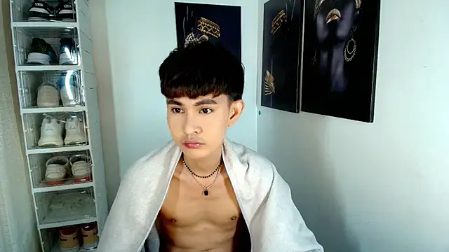 Snapshot of xxxhugecocktwinkxxx chatting on 11/04/25, 05:45 xxxhugecocktwinkxxx online show from 11/04/25, 05:45