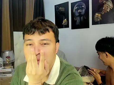 Snapshot of xxxhugecocktwinkxxx chatting on 11/12/25, 04:40 xxxhugecocktwinkxxx online show from 11/12/25, 04:40