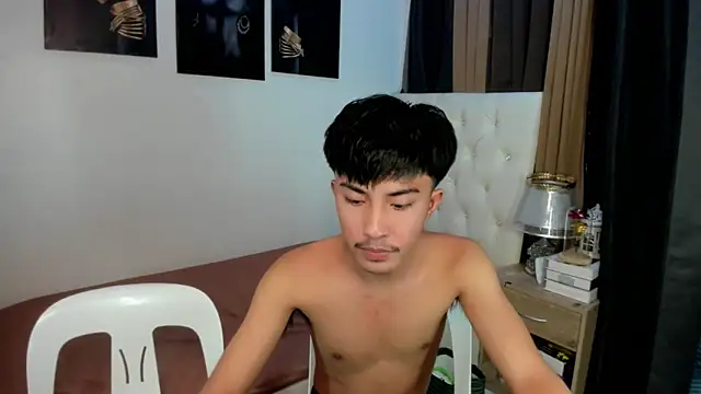 Snapshot of xxxhugecocktwinkxxx chatting on 11/27/25, 04:20 xxxhugecocktwinkxxx online show from 11/27/25, 04:20