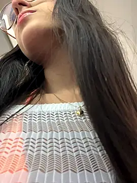Juanita-Diaz online show from 10/17/25, 08:33