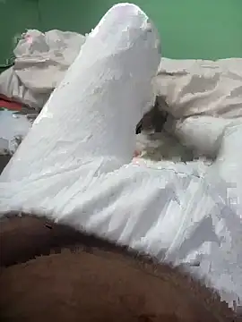 Snapshot of deshi8inch53 chatting on 12/05/25, 06:04 deshi8inch53 online show from 12/05/25, 06:04