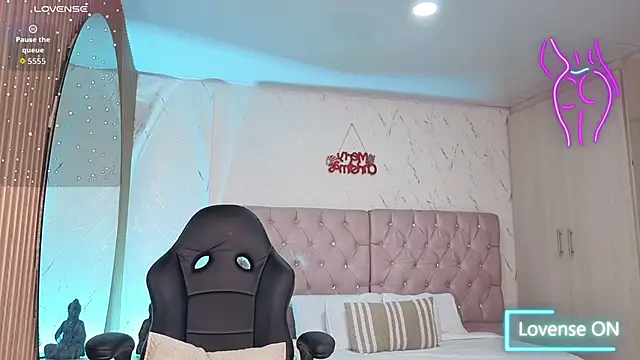 Snapshot of eliza_eup chatting on 12/14/25, 07:40 eliza eup online show from 12/14/25, 07:40