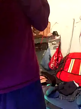 Snapshot of Calivazil chatting on 10/06/25, 04:54 Calivazil online show from 10/06/25, 04:54