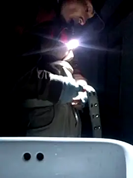 Snapshot of Calivazil chatting on 10/26/25, 09:04 Calivazil online show from 10/26/25, 09:04