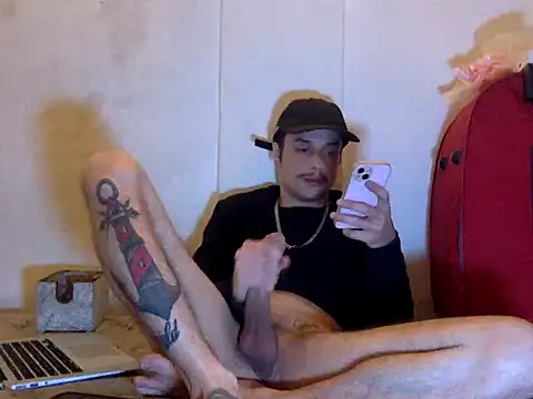 Snapshot of chrisalmeid_ chatting on 10/09/25, 05:16 chrisalmeid online show from 10/09/25, 05:16