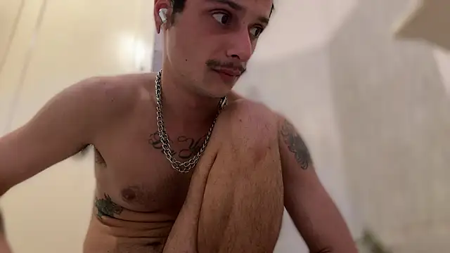 chrisalmeid  online show from 02/01/26, 04:27