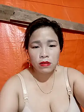 Snapshot of sumy-00 chatting on 10/04/25, 01:31 sumy-00 online show from 10/04/25, 01:31