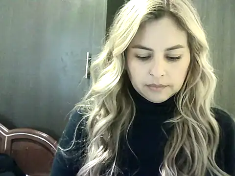 Snapshot of Valery__Rouse_ chatting on 10/01/25, 08:15 Valery Rouse online show from 10/01/25, 08:15