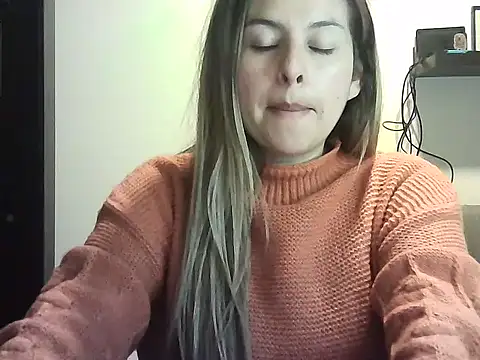 Snapshot of Valery__Rouse_ chatting on 04/26/26, 03:59 Valery Rouse online show from 04/26/26, 03:59