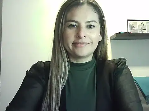 Snapshot of Valery__Rouse_ chatting on 05/15/26, 08:16 Valery Rouse online show from 05/15/26, 08:16