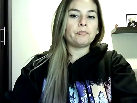 Snapshot of Valery__Rouse_ chatting on 06/03/26, 01:30 Valery Rouse online show from 06/03/26, 01:30