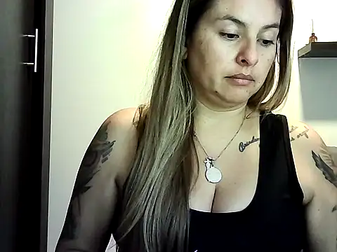 Snapshot of Valery__Rouse_ chatting on 06/04/26, 09:43 Valery Rouse online show from 06/04/26, 09:43