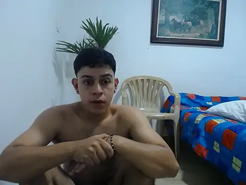 Snapshot of Young_handsome chatting on 09/09/25, 12:32 Young handsome online show from 09/09/25, 12:32