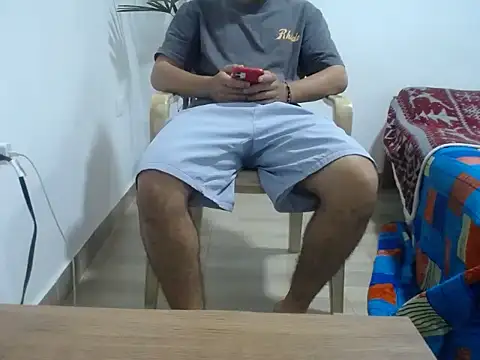 Snapshot of Young_handsome chatting on 09/15/25, 02:17 Young handsome online show from 09/15/25, 02:17