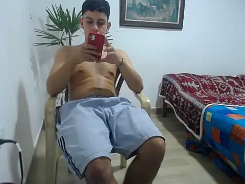 Snapshot of Young_handsome chatting on 09/16/25, 03:07 Young handsome online show from 09/16/25, 03:07