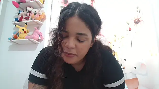 Snapshot of SecretBrunette chatting on 09/17/25, 05:58 SecretBrunette online show from 09/17/25, 05:58