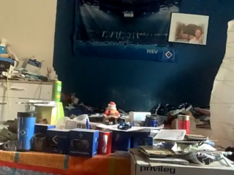 Snapshot of GeilerHSVFAN1989 chatting on 11/12/25, 11:21 GeilerHSVFAN1989 online show from 11/12/25, 11:21