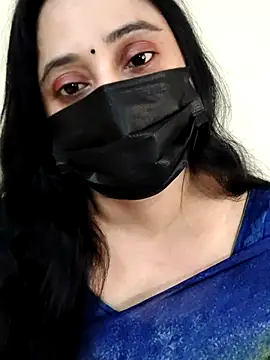 Snapshot of Monica_cams chatting on 11/14/25, 01:43 Monica cams online show from 11/14/25, 01:43