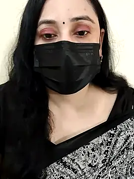 Snapshot of Monica_cams chatting on 11/24/25, 04:34 Monica cams online show from 11/24/25, 04:34