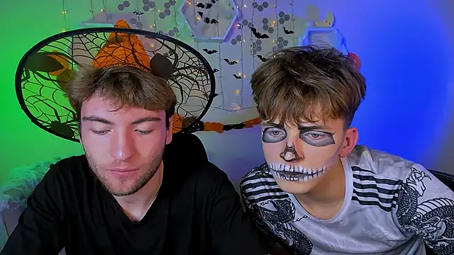 travis wolf  online show from 10/23/25, 06:39