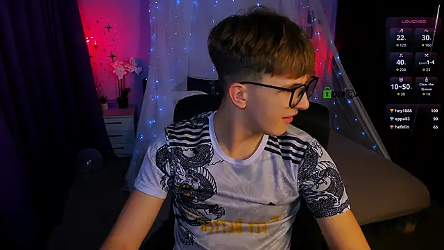 travis wolf  online show from 11/06/25, 07:59