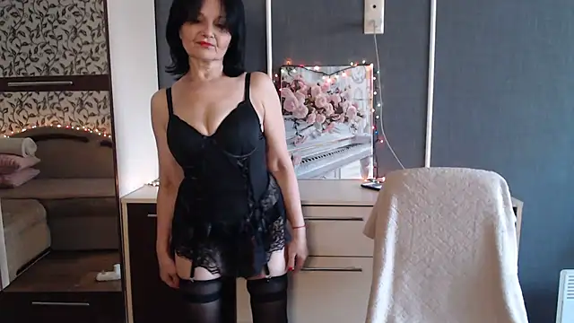 AmoraLuv online show from 10/23/25, 08:24