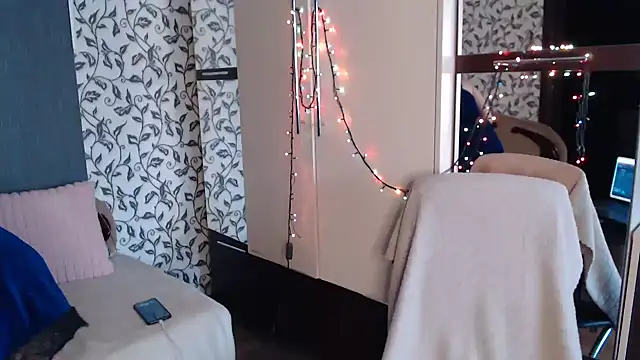 AmoraLuv online show from 02/25/26, 10:47