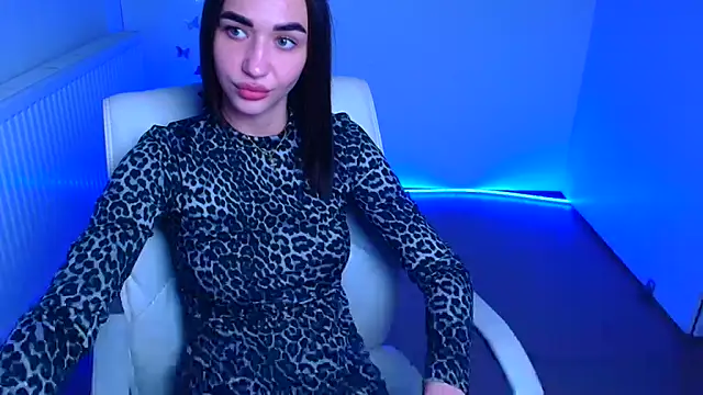 Snapshot of Bella_Night4 chatting on 09/23/25, 06:22 Bella Night4 online show from 09/23/25, 06:22