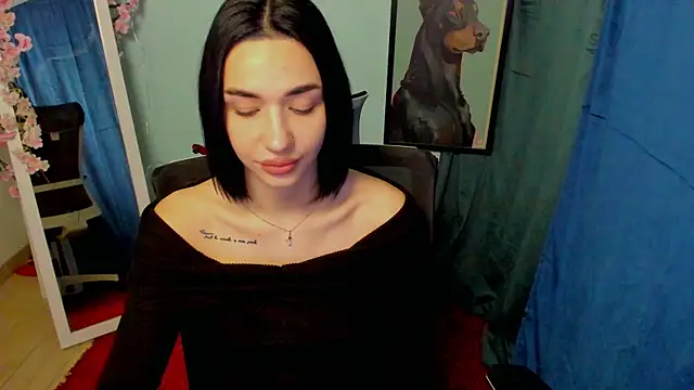 Snapshot of Bella_Night4 chatting on 12/19/25, 07:48 Bella Night4 online show from 12/19/25, 07:48