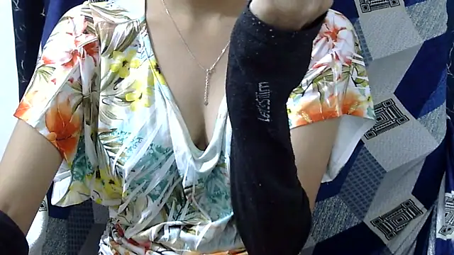 Snapshot of Riva_arora01 chatting on 05/31/26, 12:56 Riva arora01 online show from 05/31/26, 12:56