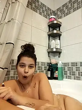 NicoleHayle online show from 10/18/25, 07:36