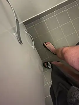 Snapshot of NuclearValue40 chatting on 02/09/26, 08:35 NuclearValue40 online show from 02/09/26, 08:35