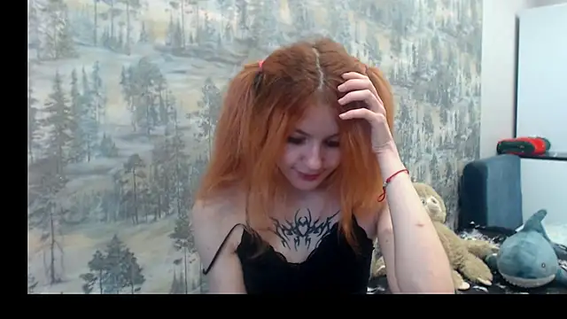   Elina   online show from 11/28/25, 02:58