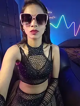 royeoy22 online show from 03/28/26, 07:24