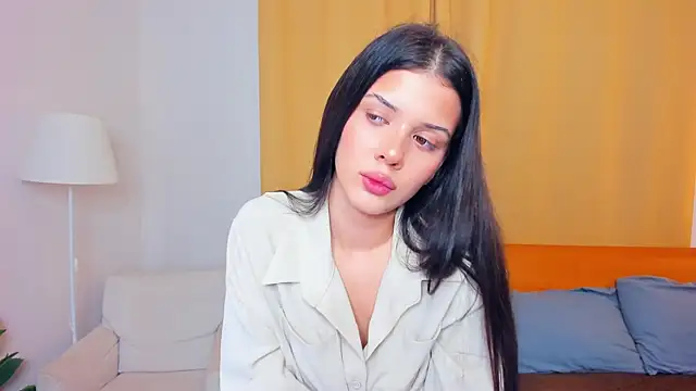 Snapshot of JoCauterucci chatting on 10/28/25, 06:50 JoCauterucci online show from 10/28/25, 06:50