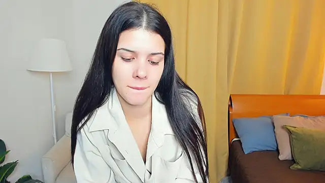 Snapshot of JoCauterucci chatting on 11/01/25, 06:48 JoCauterucci online show from 11/01/25, 06:48