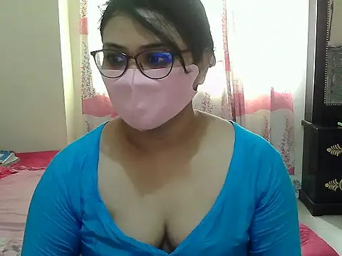 Snapshot of Elena_cruz5 chatting on 09/11/25, 04:23 Elena cruz5 online show from 09/11/25, 04:23