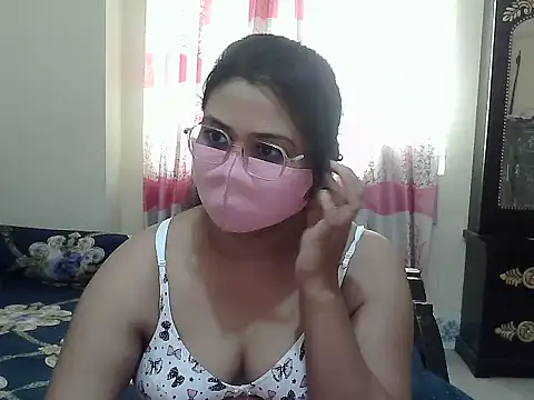 Snapshot of Elena_cruz5 chatting on 09/17/25, 06:26 Elena cruz5 online show from 09/17/25, 06:26