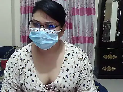 Snapshot of Elena_cruz5 chatting on 09/19/25, 03:45 Elena cruz5 online show from 09/19/25, 03:45