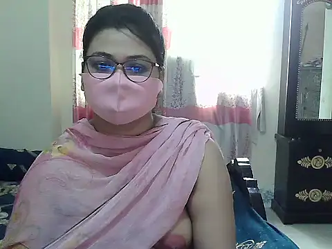 Snapshot of Elena_cruz5 chatting on 09/21/25, 04:14 Elena cruz5 online show from 09/21/25, 04:14