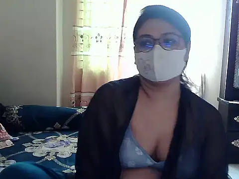 Snapshot of Elena_cruz5 chatting on 10/02/25, 04:52 Elena cruz5 online show from 10/02/25, 04:52